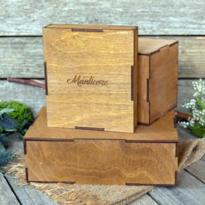 Подарочная коробка из фанеры с гравировкой купить в Manticore